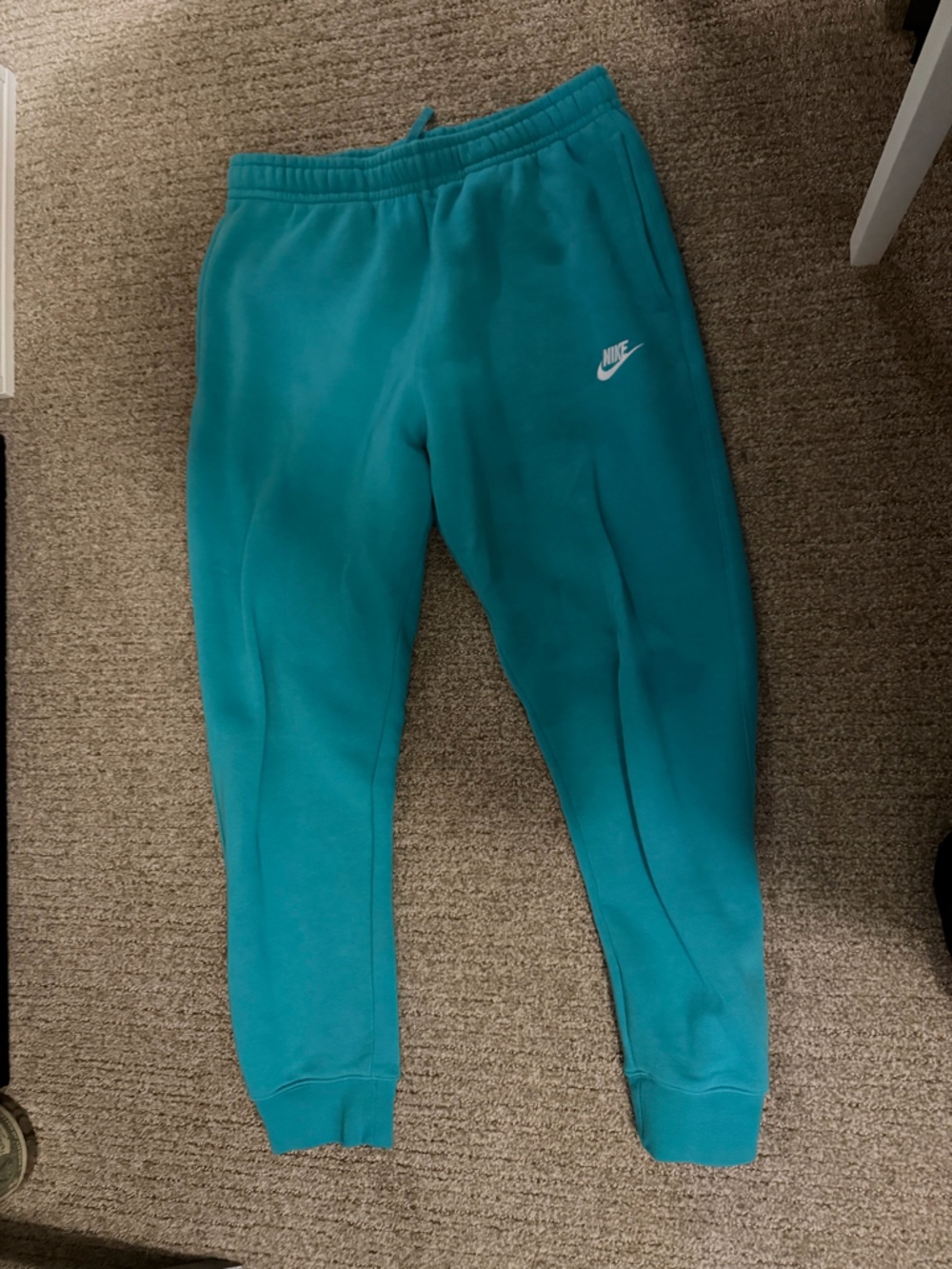 Nike Men’s Sportswear club fleece jogger- Turquoise Medium